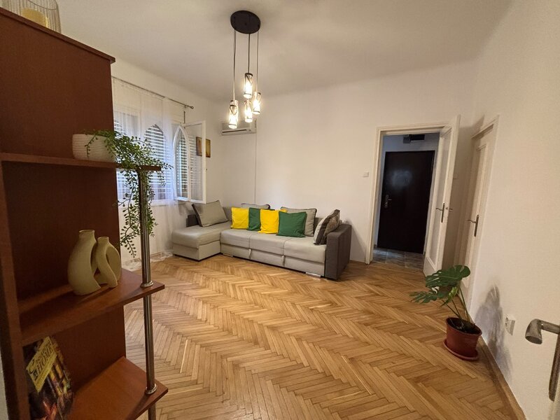 Primaverii   2 camere, vila ideal firma- locuinta comision 0%